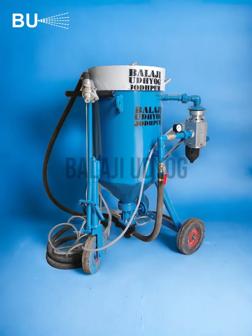 Portable blasting hopper
